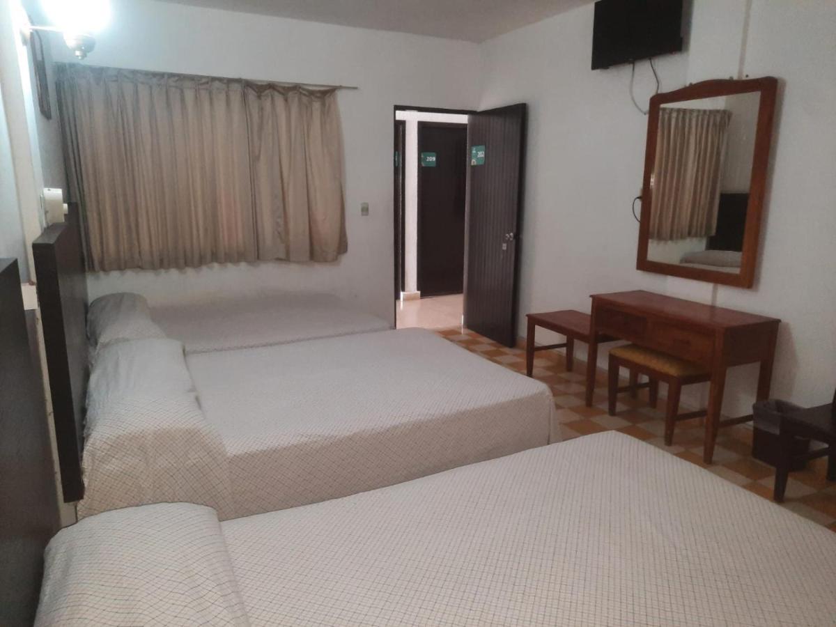 Hotel Acuario กาเตมาโก ภายนอก รูปภาพ