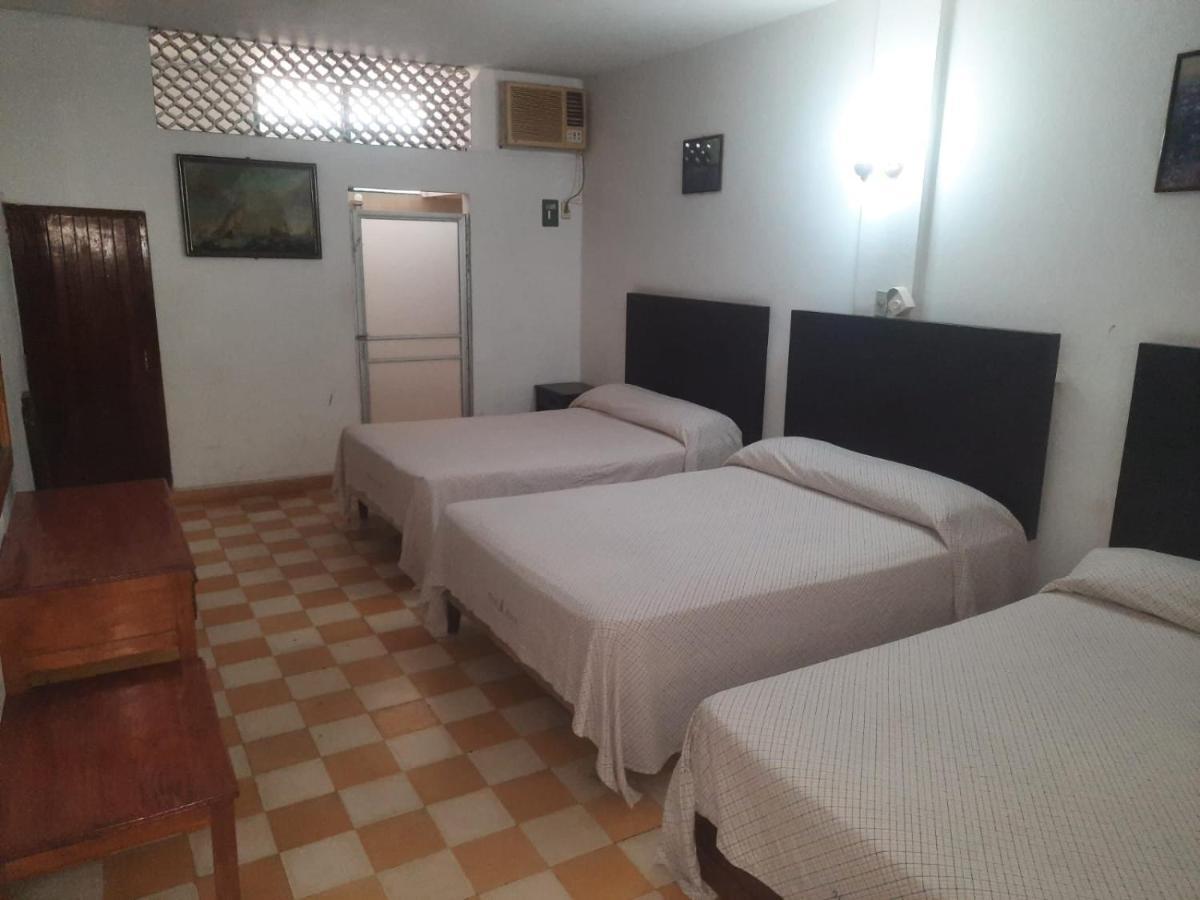 Hotel Acuario กาเตมาโก ภายนอก รูปภาพ