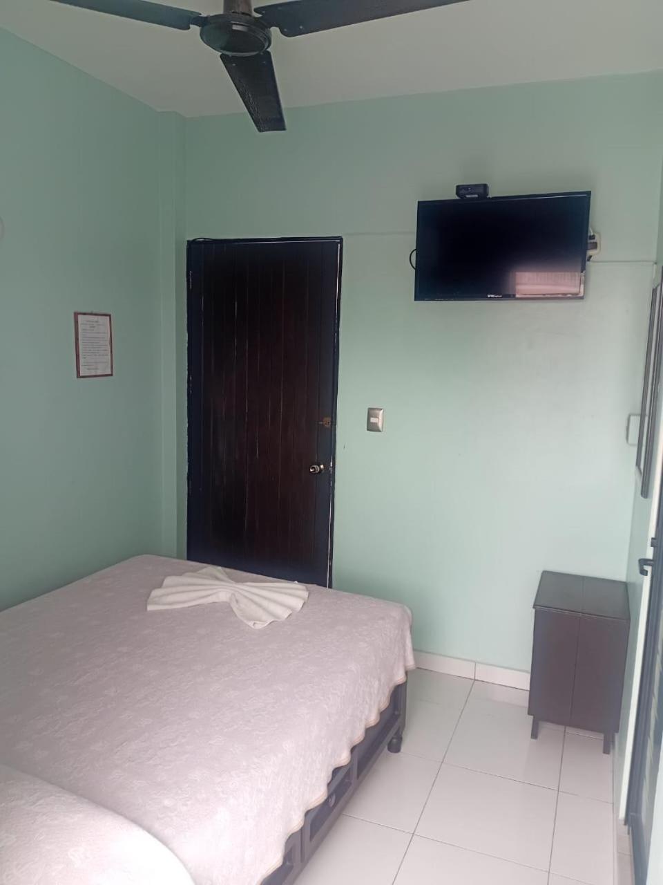 Hotel Acuario กาเตมาโก ภายนอก รูปภาพ