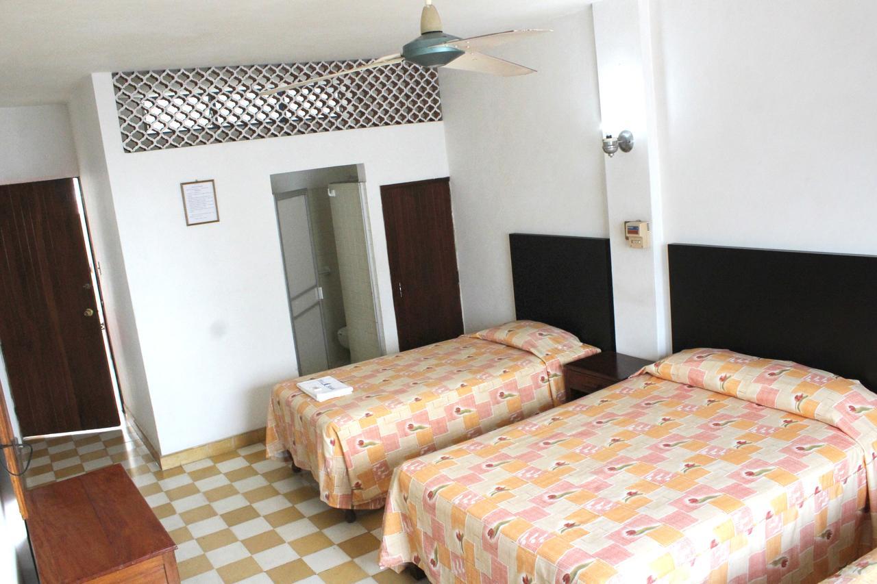Hotel Acuario กาเตมาโก ภายนอก รูปภาพ